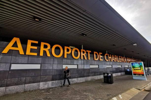 Station 64 A4 Charleroi-Airport Lägenhet Exteriör bild